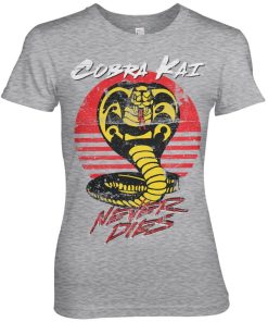 Kvinna Shirtstore | Cobra Kai Never Dies Girly Tee